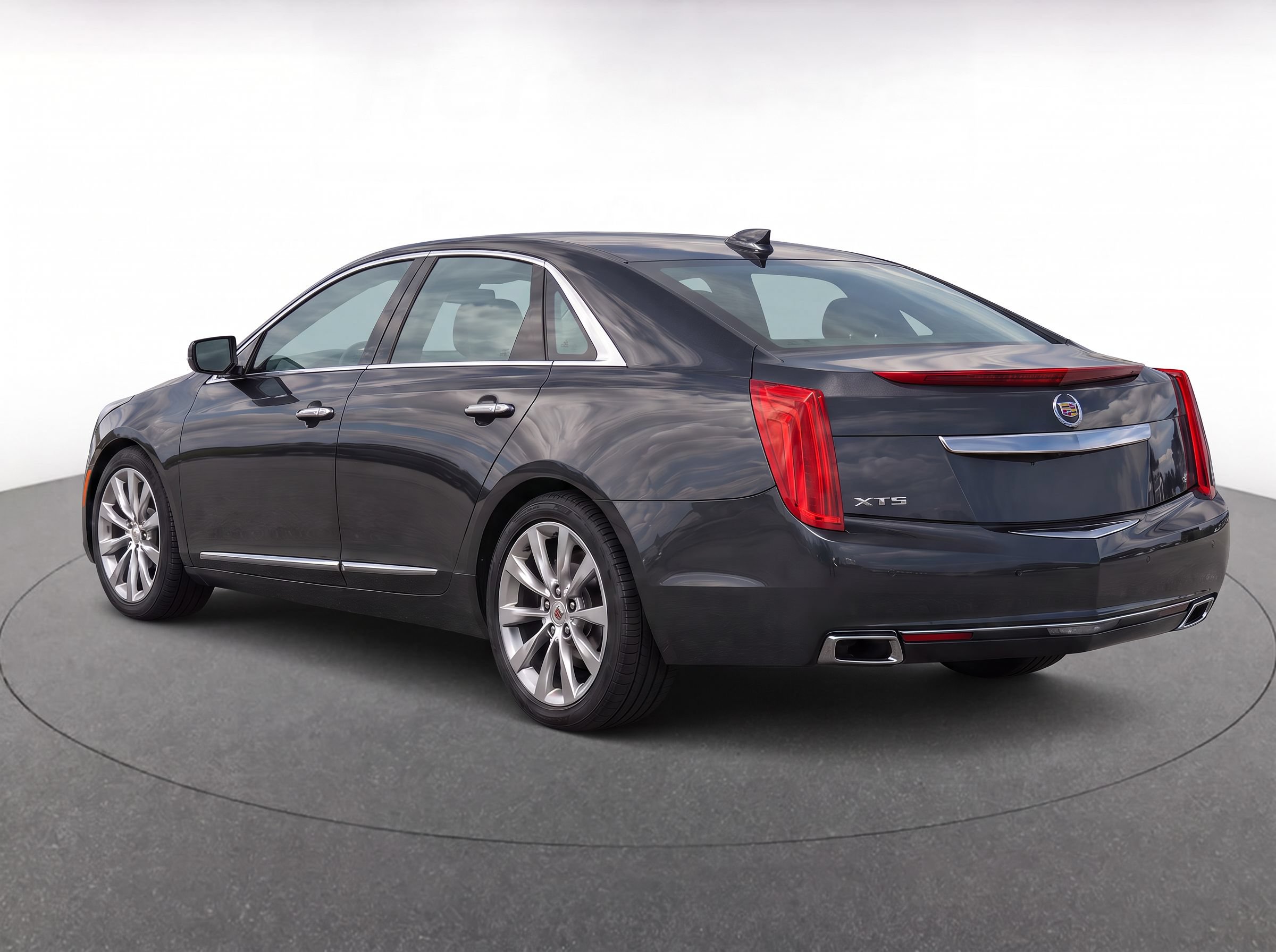 Used 2015 Cadillac XTS Luxury w/ Driver Awareness Package FWD image 3