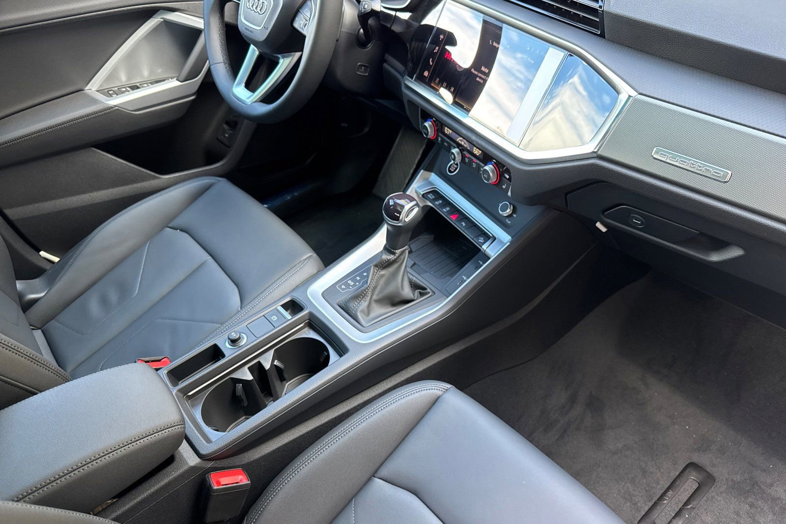 New 2025 Audi Q3 2.0T Premium image 13