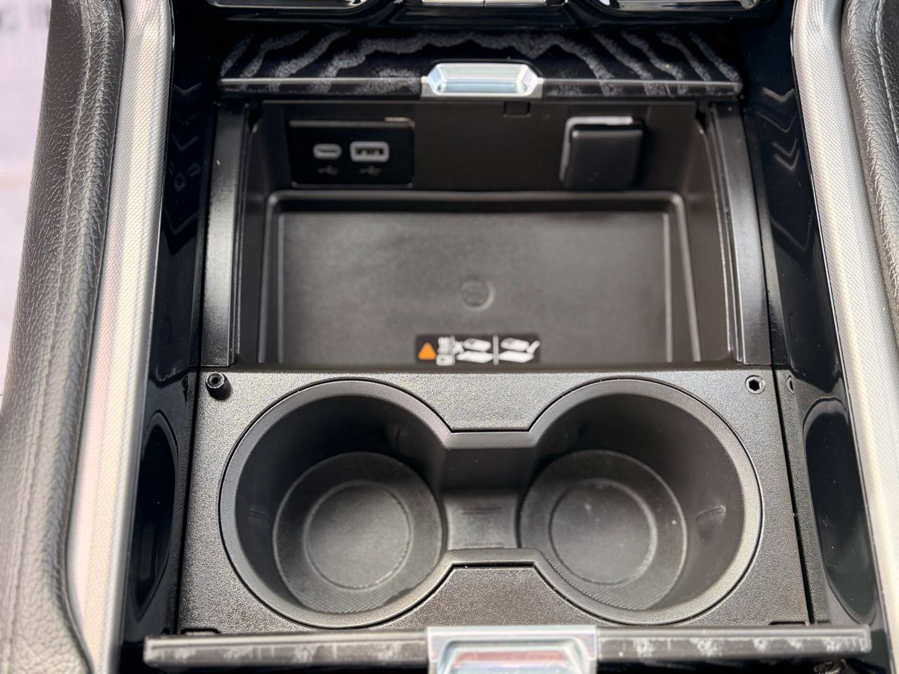 Used 2024 GMC Yukon XL Denali AWD/4WD image 22