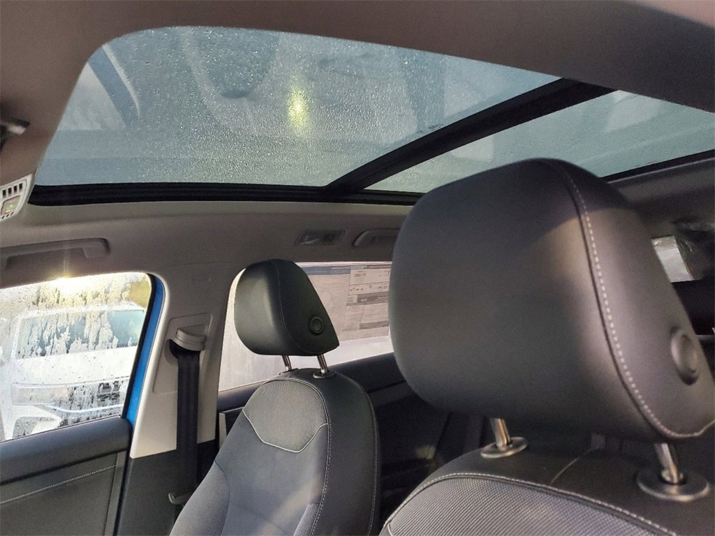 New 2025 Volkswagen Taos SE image 8