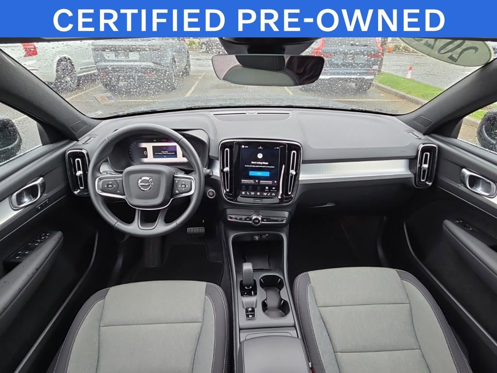 Used 2025 Volvo XC40 B5 Core AWD/4WD image 5