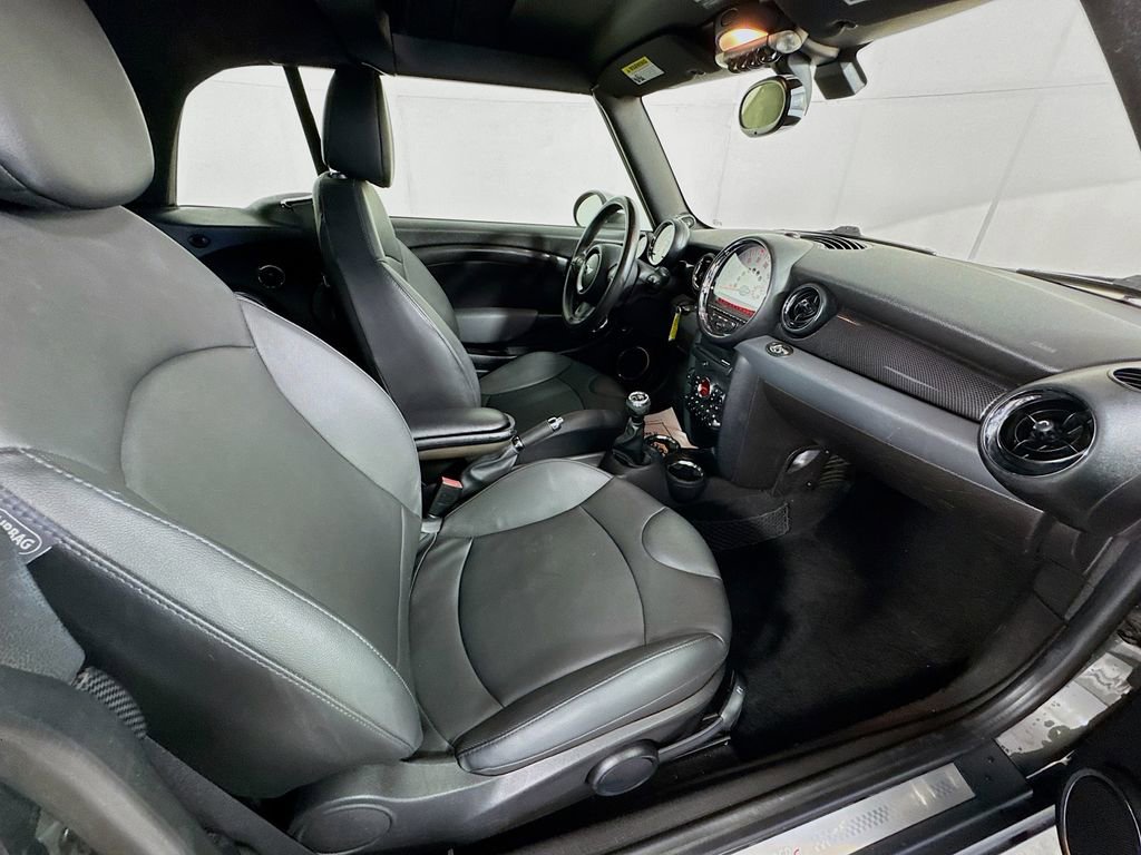 Used 2011 MINI Cooper S image 33