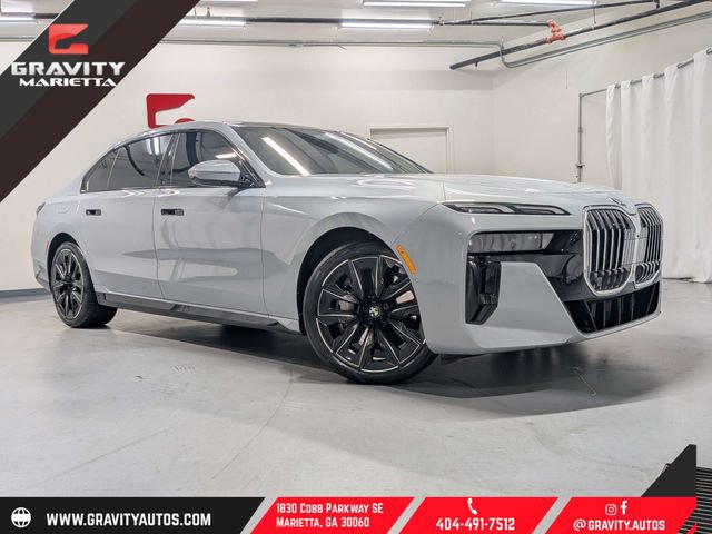 Used 2023 BMW 760i xDrive w/ Luxury Rear Seating Package AWD/4WD video 1