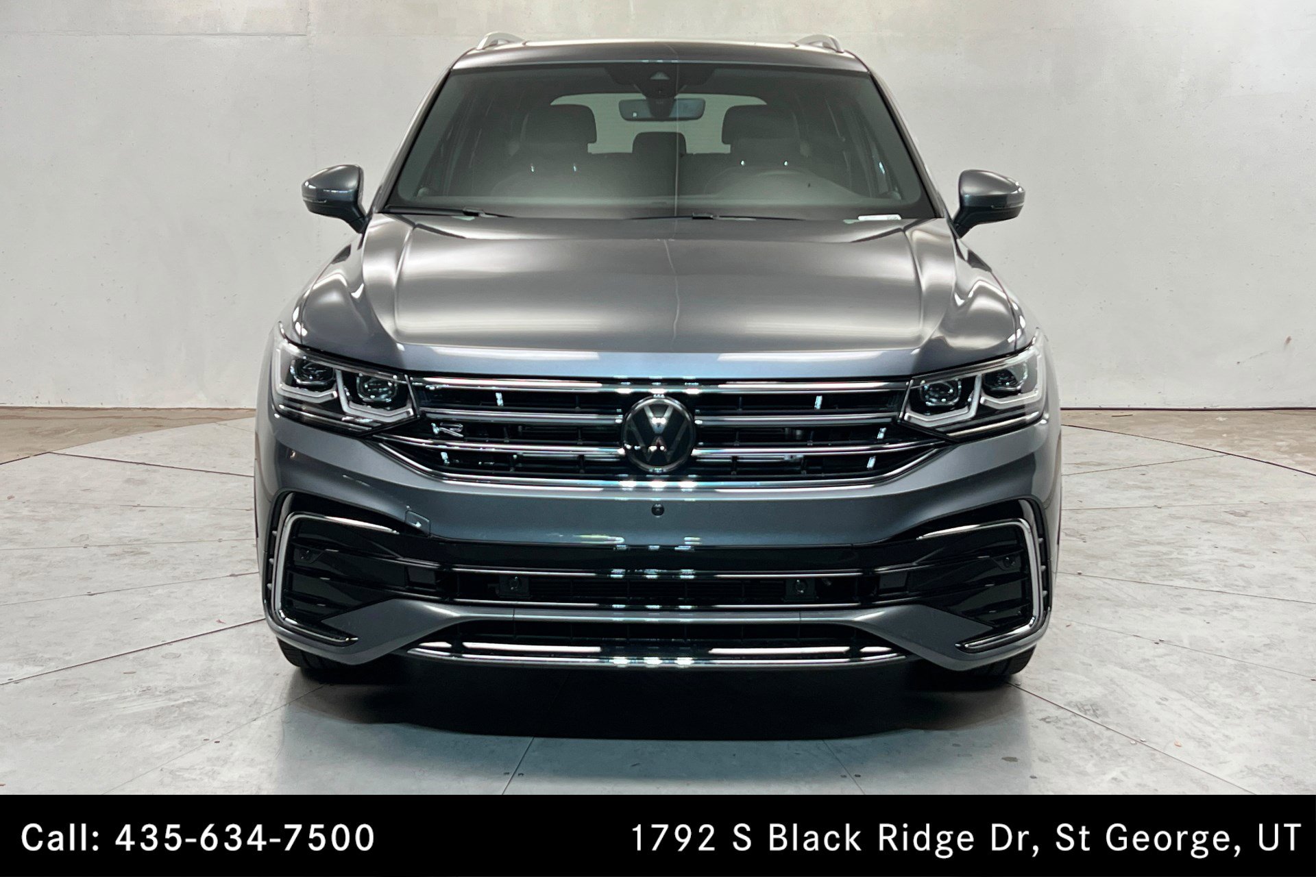 Used 2024 Volkswagen Tiguan SEL R-Line image 8