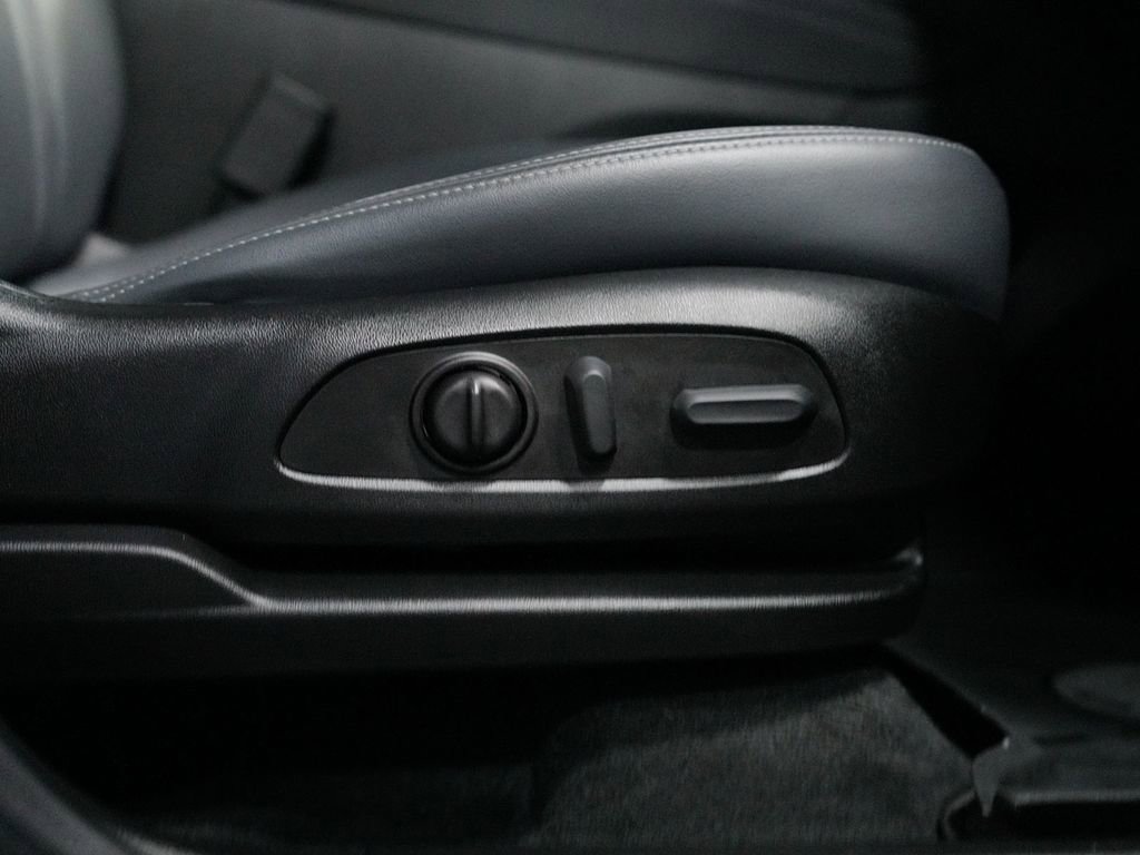 Used 2023 Buick Enclave Essence w/ Sport Touring Edition AWD/4WD image 40