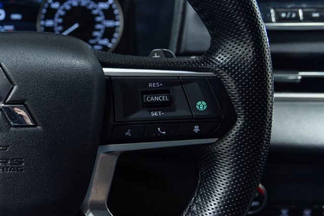 Used 2024 Mitsubishi Outlander SE image 14