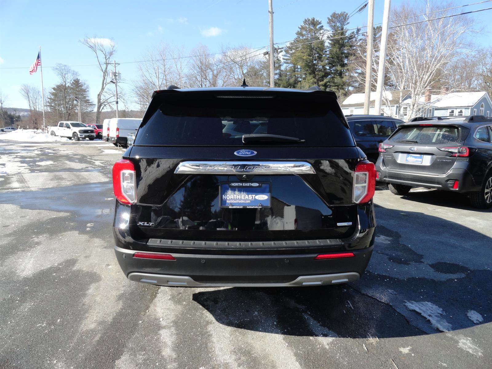 Certified 2020 Ford Explorer XLT w/ Equipment Group 202A AWD/4WD image 6