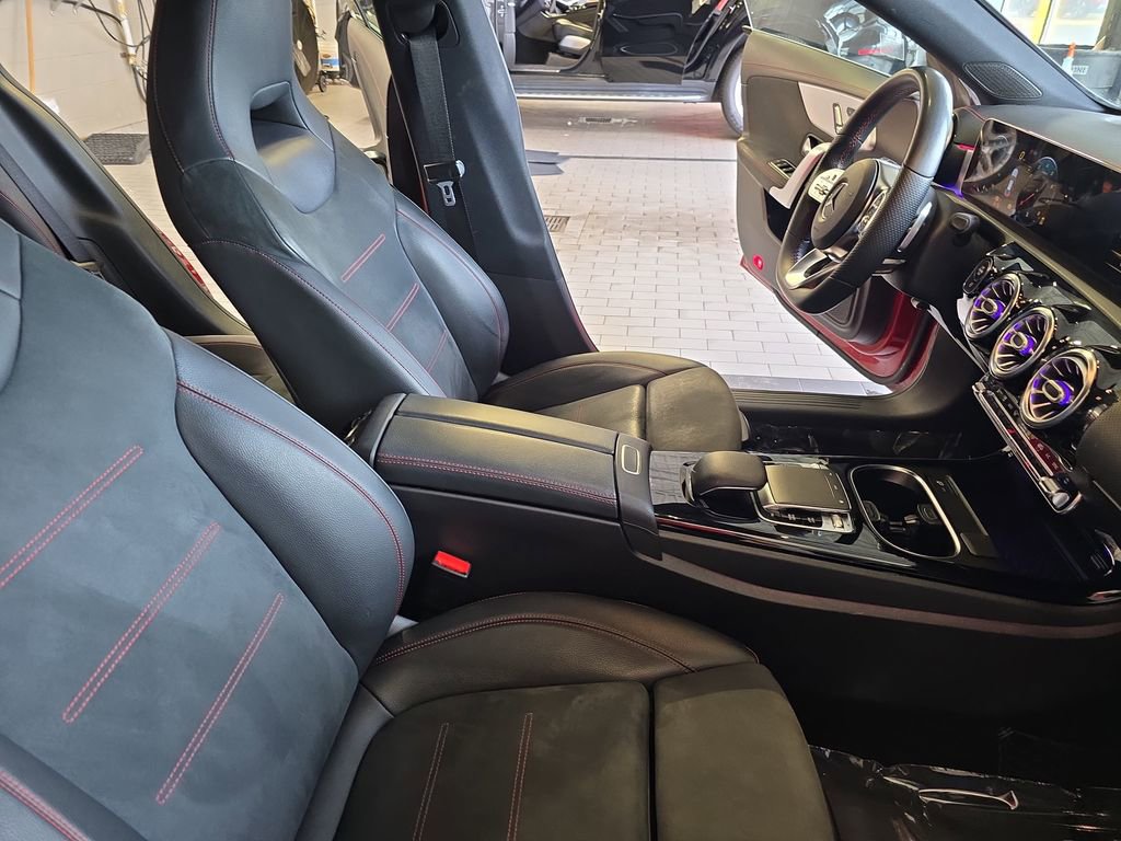 Used 2020 Mercedes-Benz CLA 250 image 11