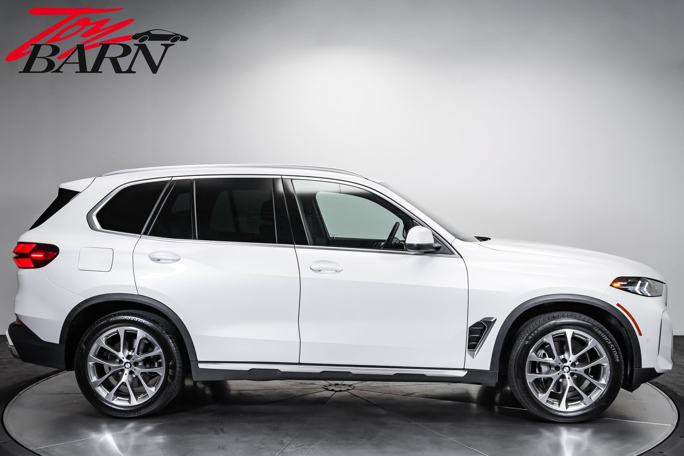 Used 2025 BMW X5 xDrive40i w/ Climate Comfort Package AWD/4WD image 6