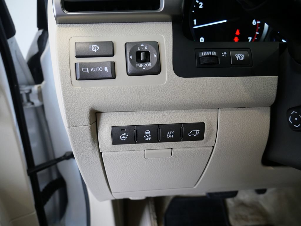 Used 2014 Lexus LX 570 4WD image 14