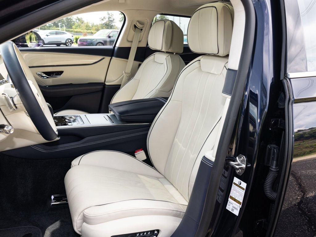 Used 2024 Bentley Flying Spur V8 AWD/4WD image 30