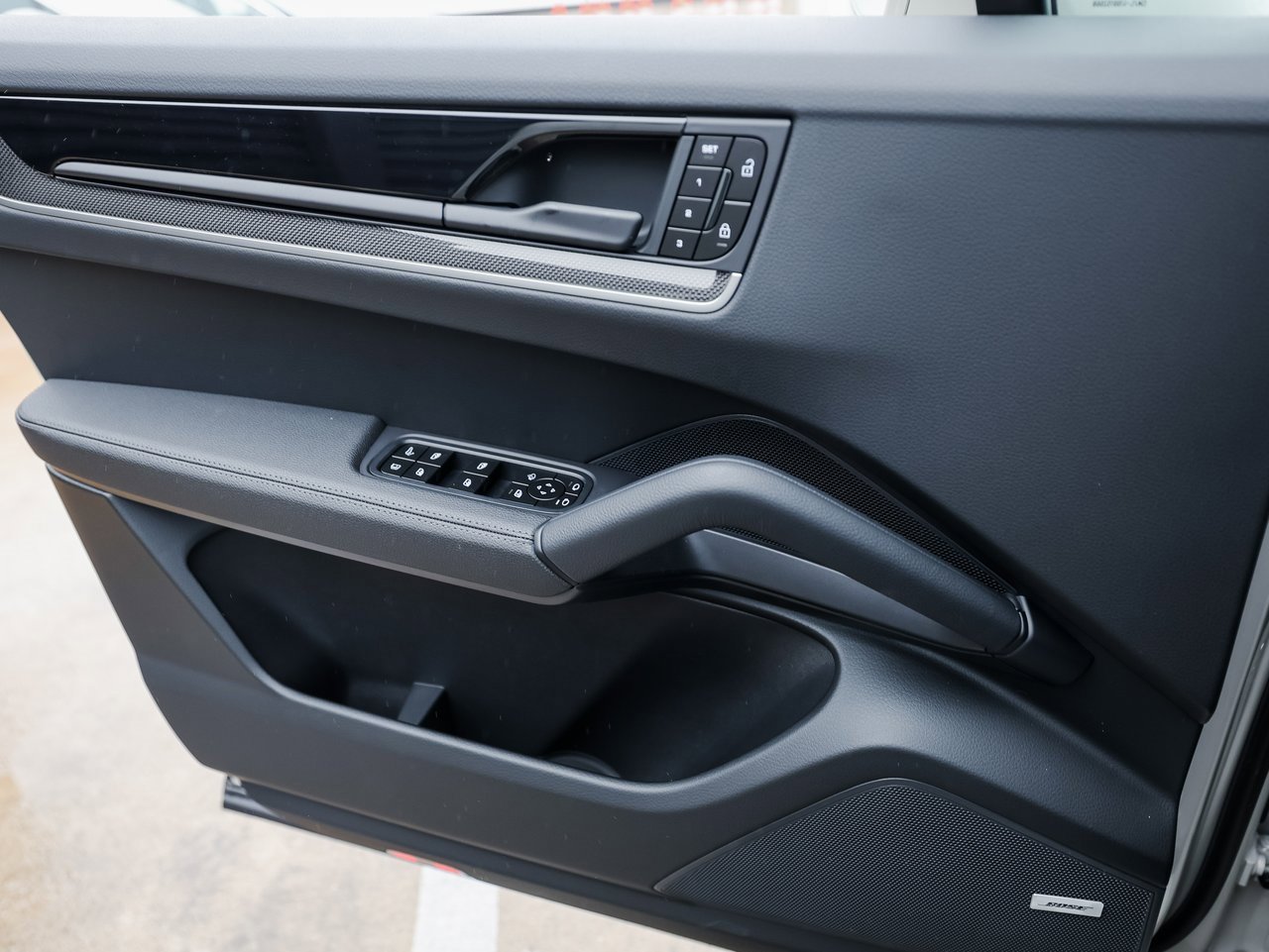 New 2026 Porsche Cayenne E-Hybrid Coupe image 24