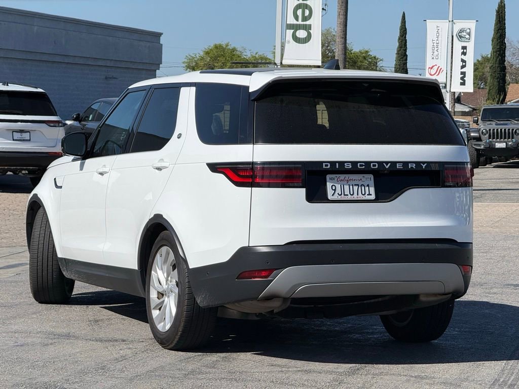 Used 2024 Land Rover Discovery S image 2