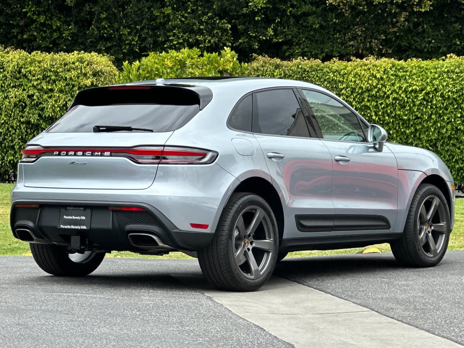 New 2026 Porsche Macan AWD/4WD image 8