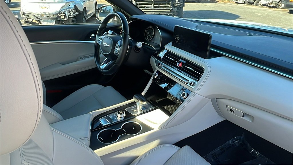Used 2024 Genesis G70 2.5T image 13