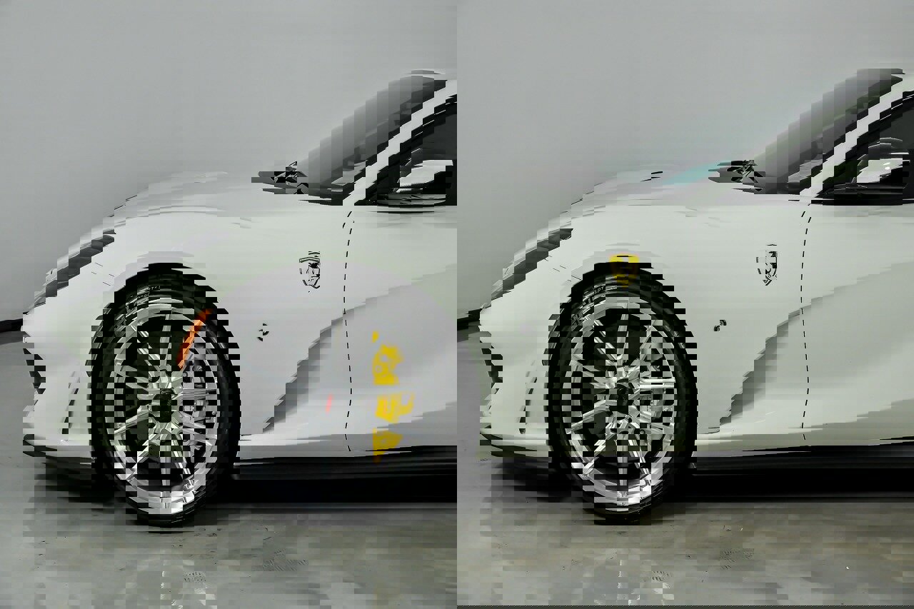 Used 2018 Ferrari 812 Superfast RWD image 7