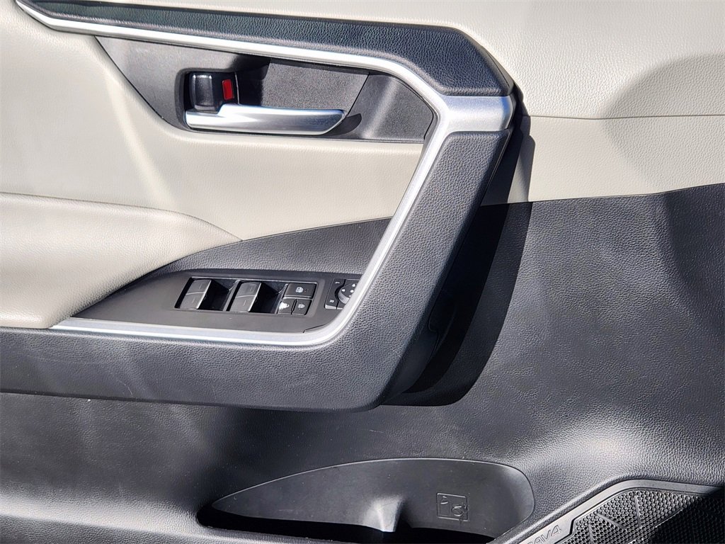 Used 2023 Toyota RAV4 XLE image 3