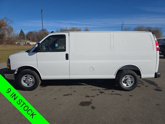 New 2025 Chevrolet Express 2500 w/ Driver Convenience Package RWD video 2