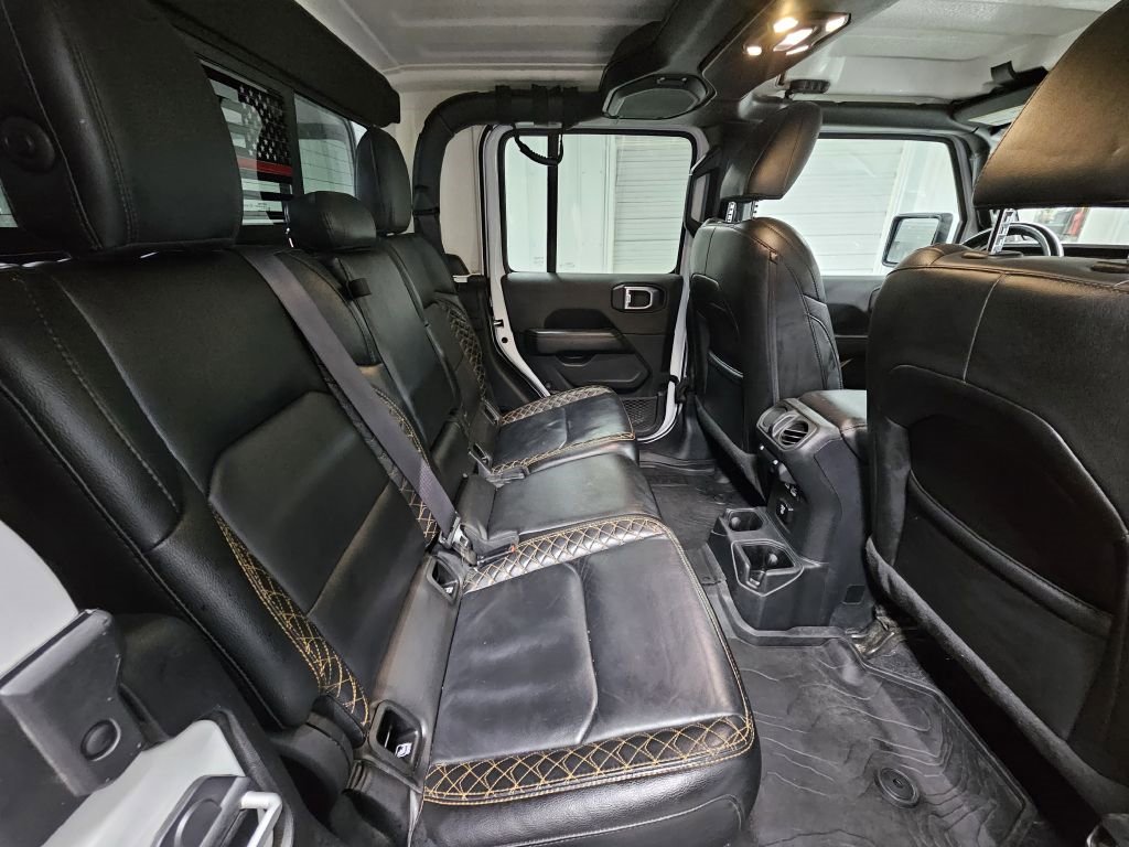Used 2021 Jeep Gladiator Overland image 12