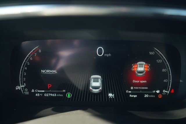 Used 2023 Acura MDX SH-AWD image 32