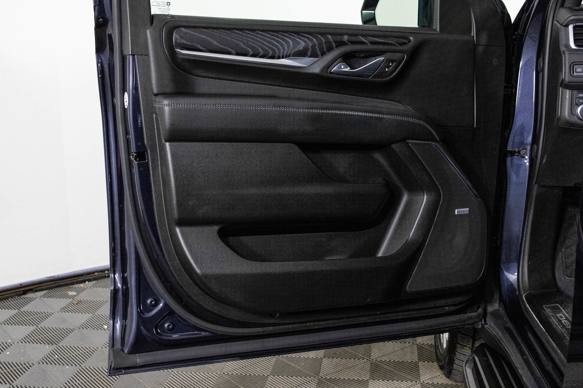 Used 2023 GMC Yukon XL Denali image 32