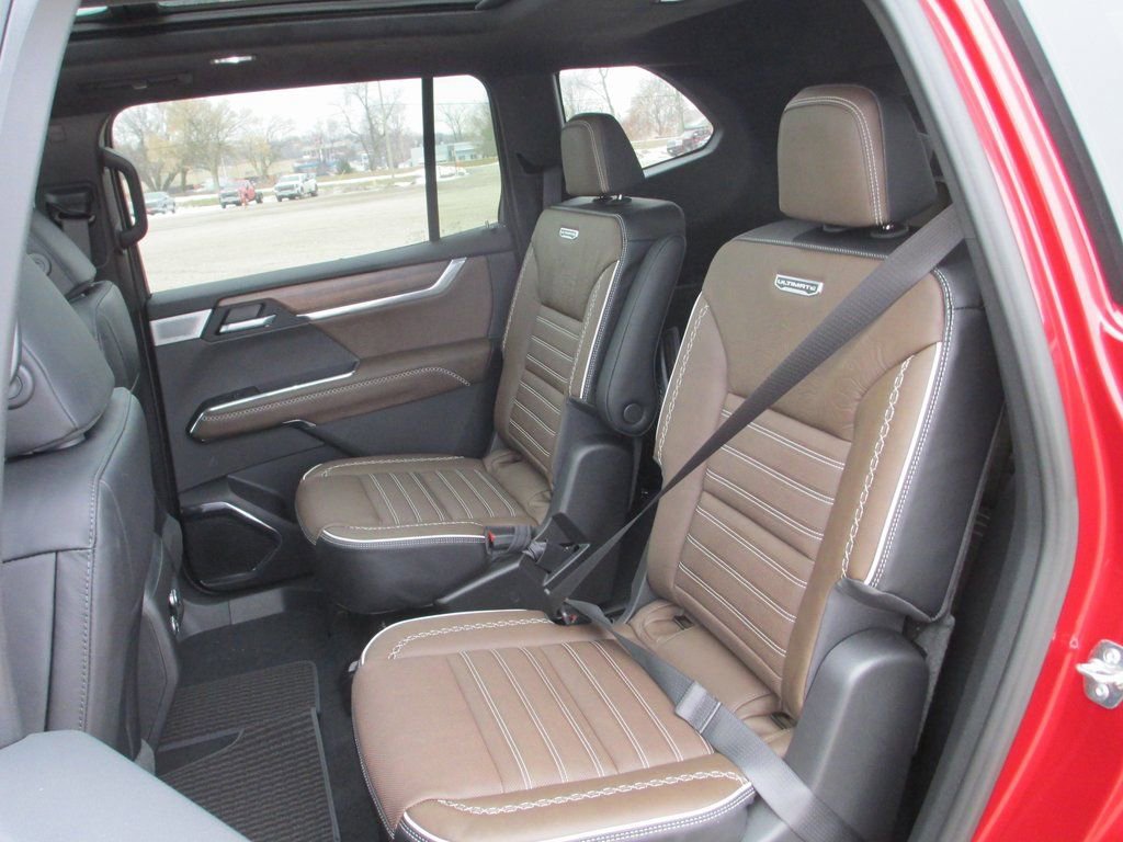 New 2026 GMC Acadia Denali Ultimate AWD/4WD image 11