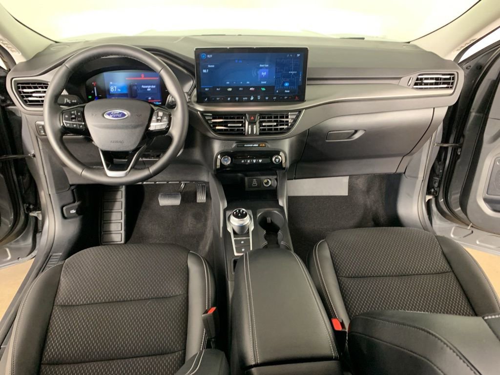 Used 2025 Ford Escape SE image 32