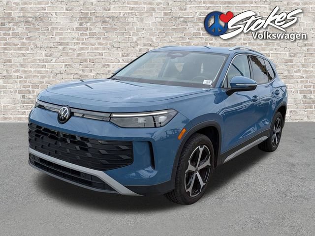 Used 2025 Volkswagen Tiguan SE FWD image 8
