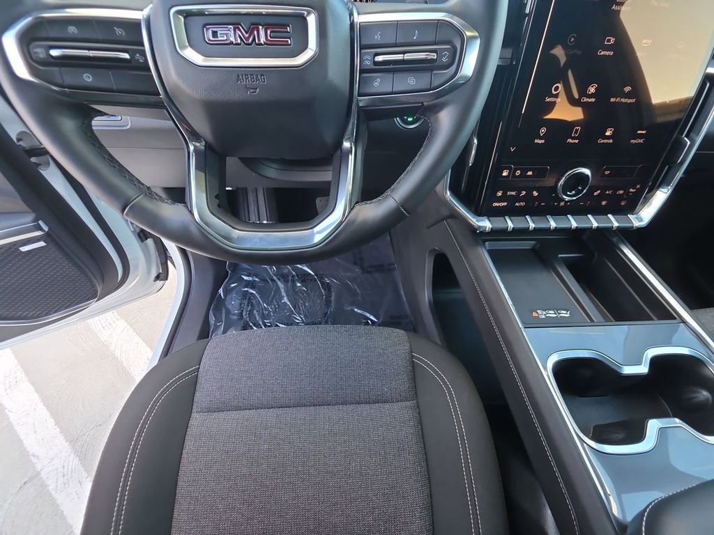 Used 2025 GMC Acadia Elevation image 11