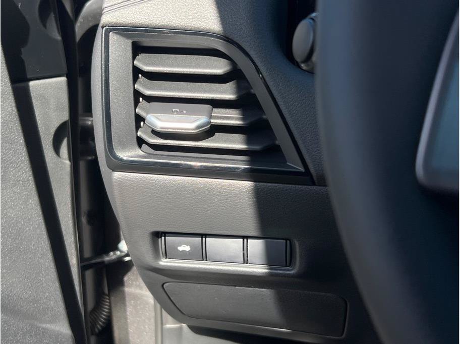 New 2027 Nissan Sentra SR FWD image 20