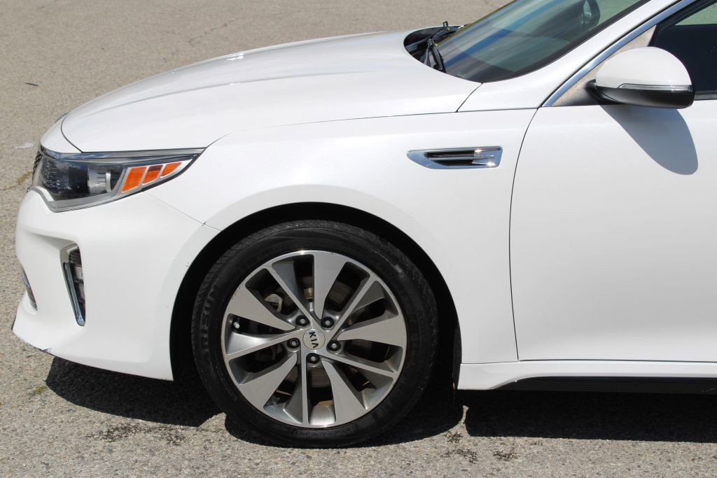 Used 2018 Kia Optima S w/ 18" Alloy Wheels Package image 7