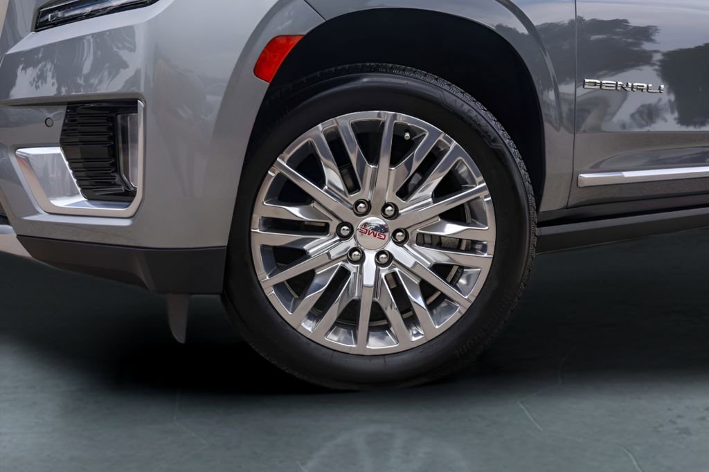 Used 2023 GMC Yukon Denali AWD/4WD image 4