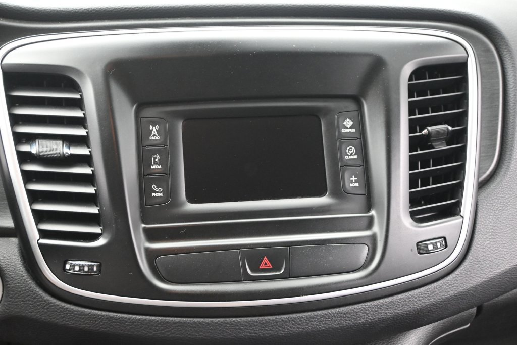 Used 2015 Chrysler 200 Limited w/ Convenience Group FWD image 38