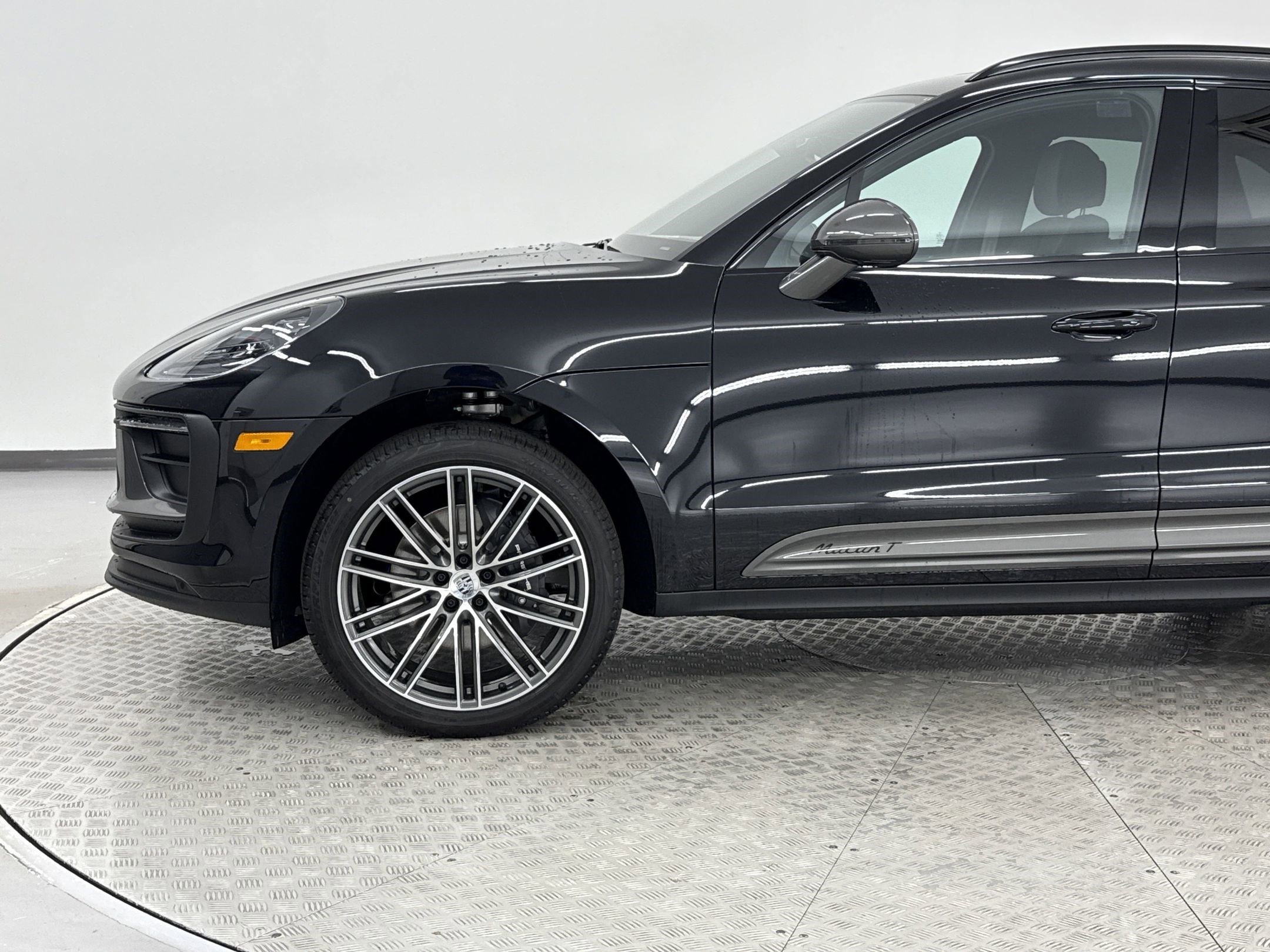Used 2025 Porsche Macan Turbo image 24