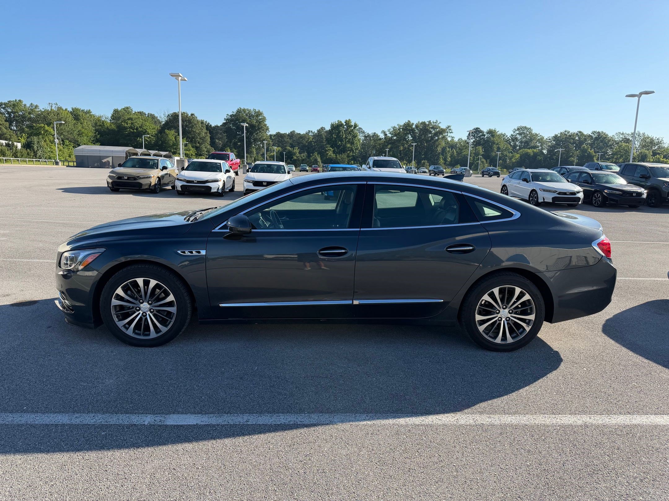 Used 2019 Buick LaCrosse Essence w/ Sights and Sounds Package AWD/4WD image 2