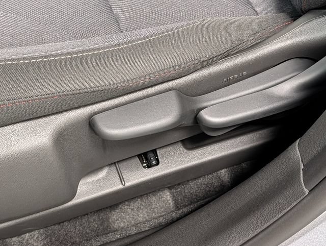 New 2026 Chevrolet Trax RS w/ Sunroof Package FWD image 11
