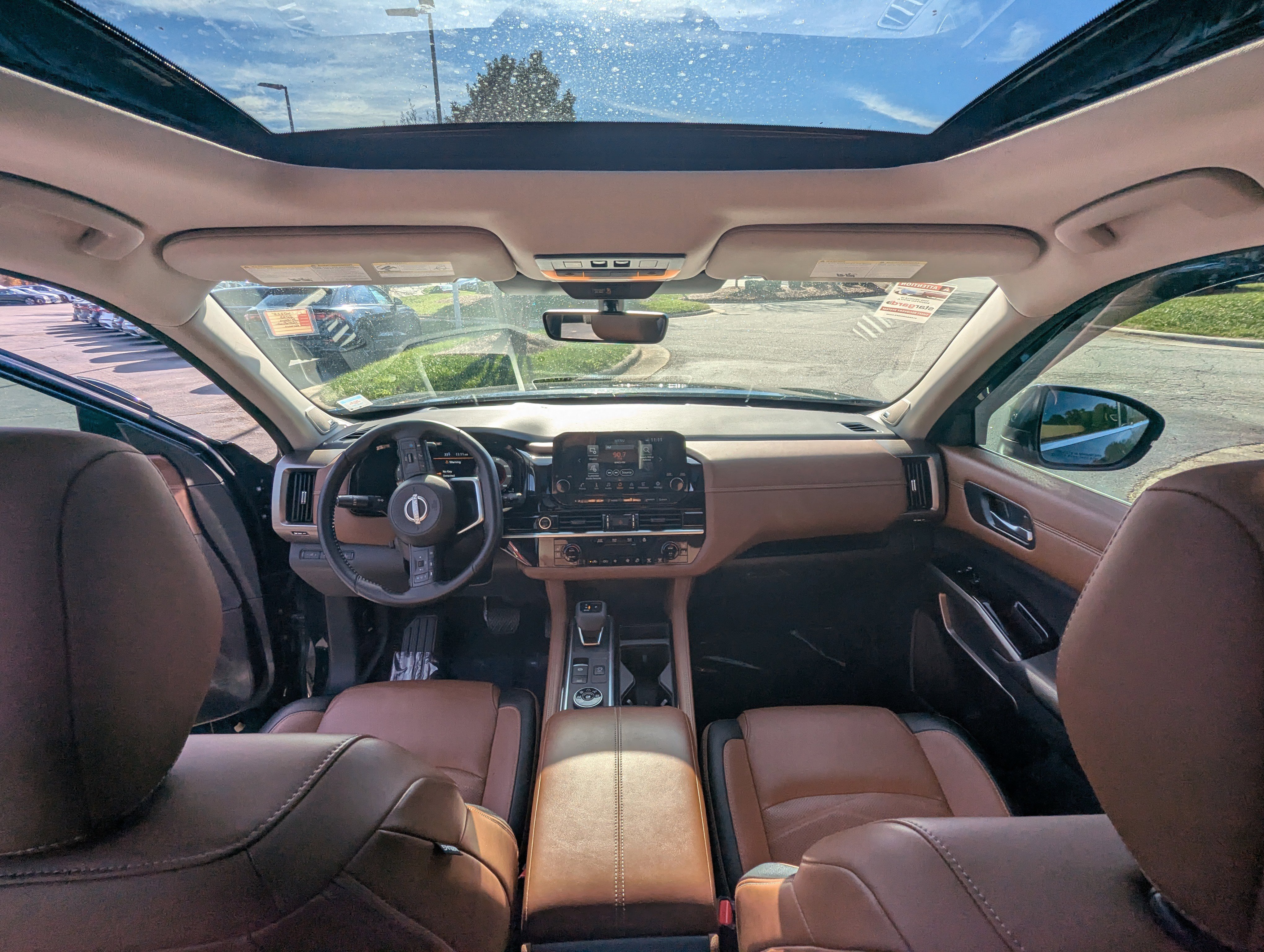 Used 2023 Nissan Pathfinder Platinum w/ Cargo Package image 12