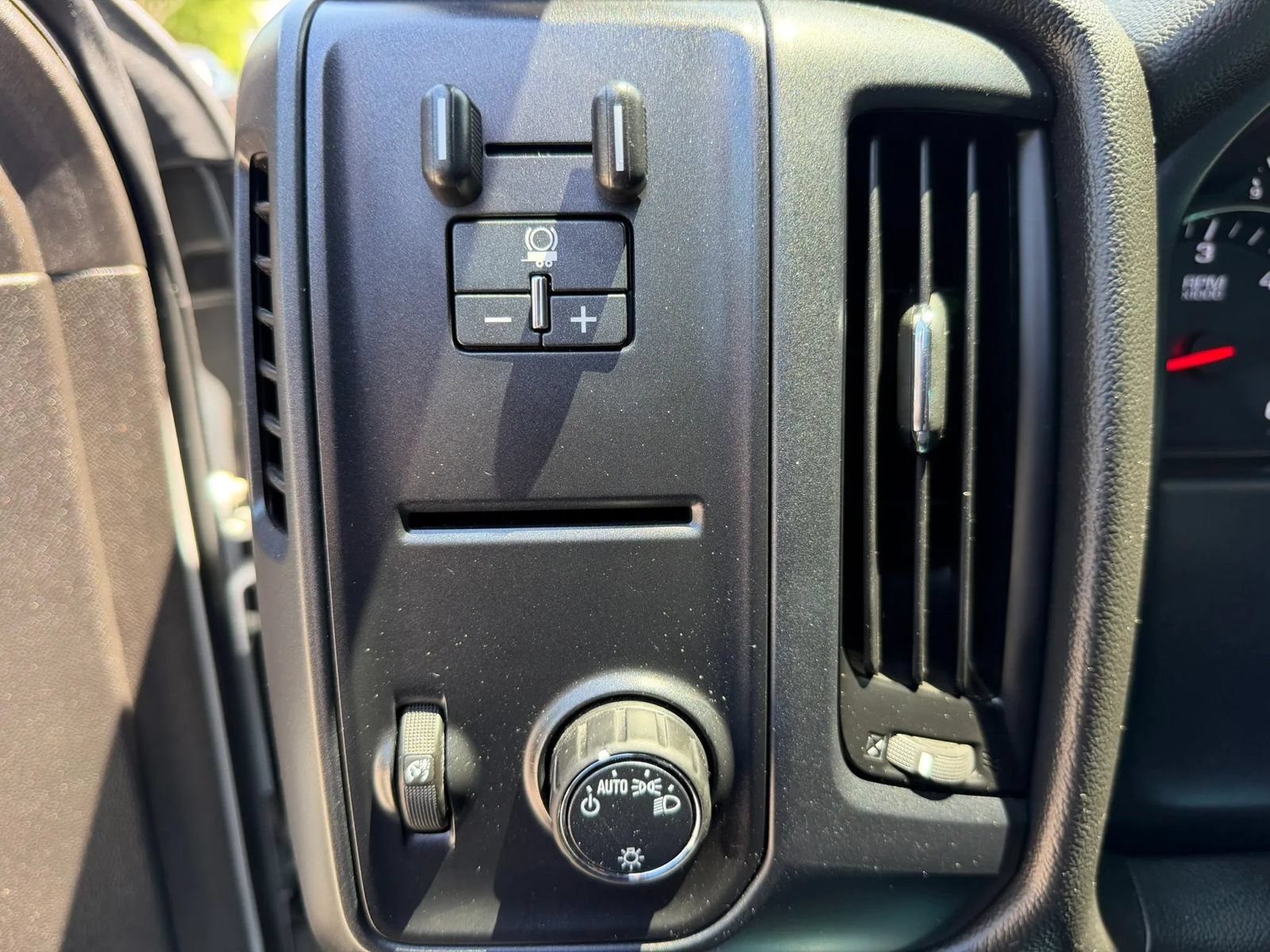 Used 2018 GMC Sierra 1500 4x4 Double Cab w/ Sierra Convenience Package image 12