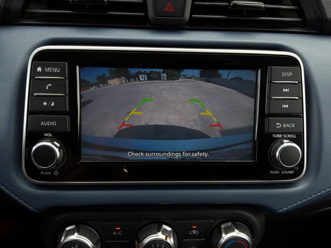 Used 2025 Nissan Versa SV FWD image 27