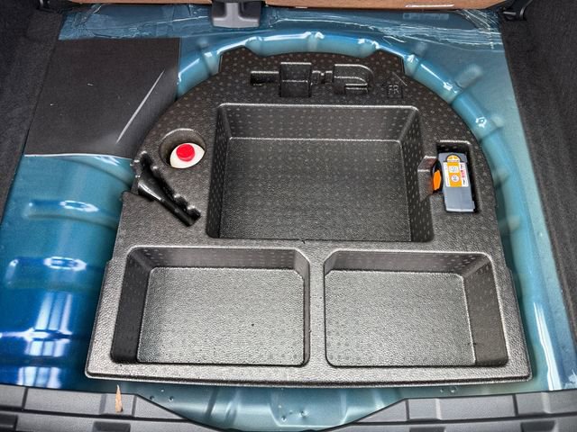 Used 2025 Nissan Kicks S image 30