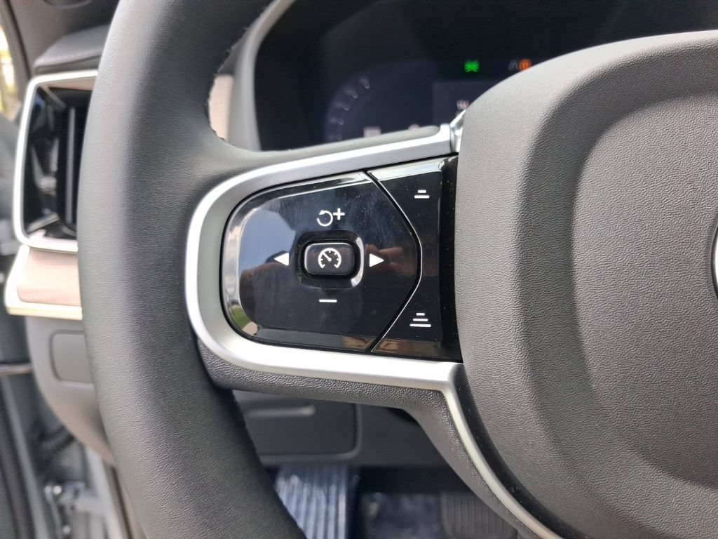 Certified 2026 Volvo XC90 B6 Plus AWD/4WD image 19