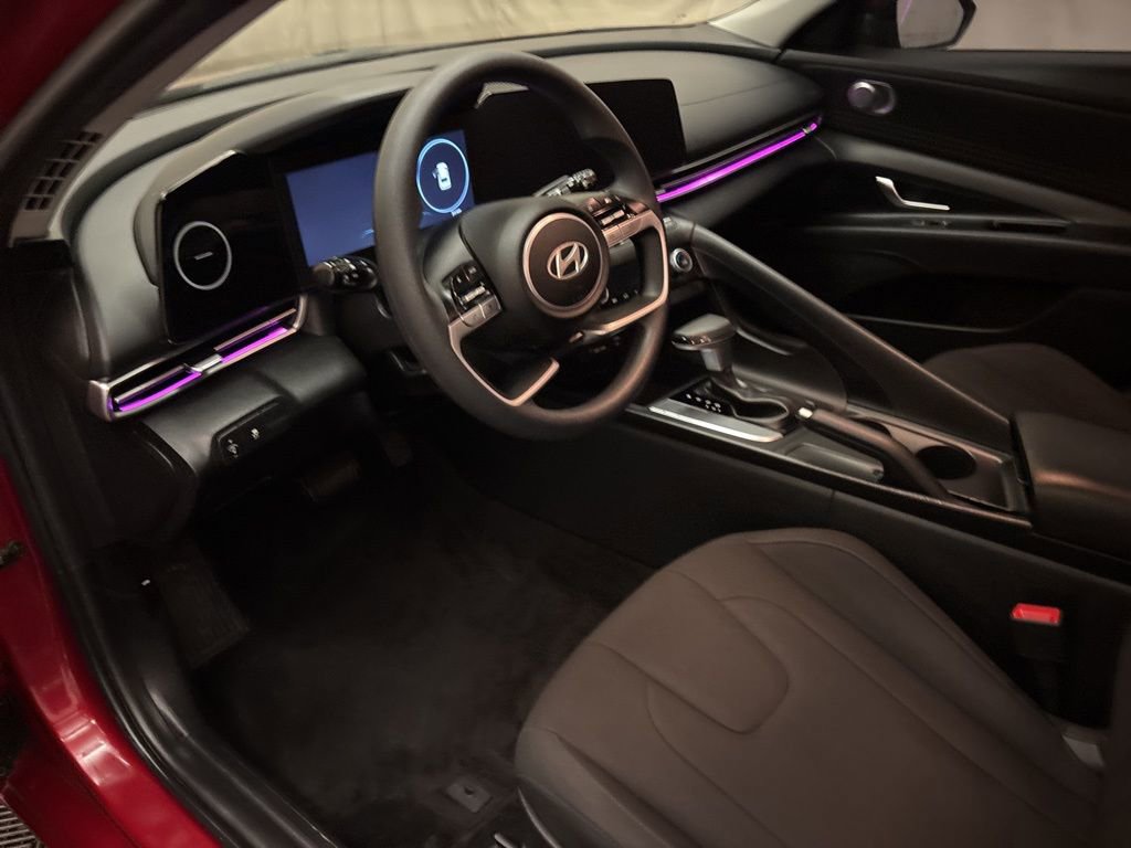 Used 2024 Hyundai Elantra SEL image 13