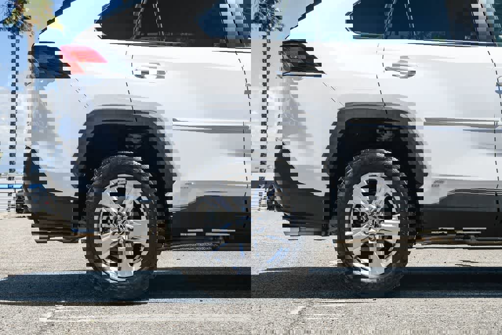 Used 2023 Toyota RAV4 LE image 10