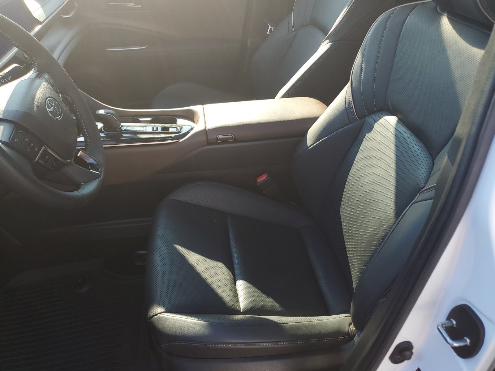Certified 2024 Toyota Crown AWD/4WD image 17