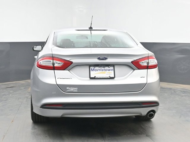 Used 2016 Ford Fusion SE FWD image 13