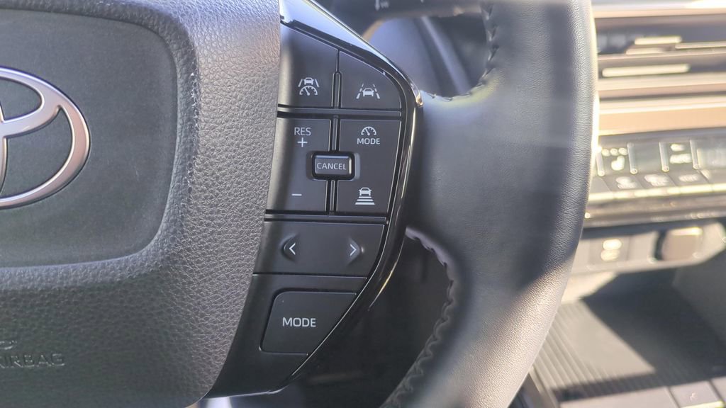 Used 2024 Toyota Prius XLE FWD image 20