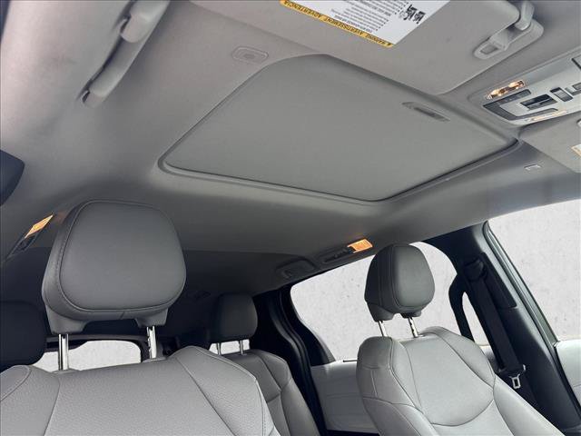Used 2026 Toyota Sienna XLE FWD image 24