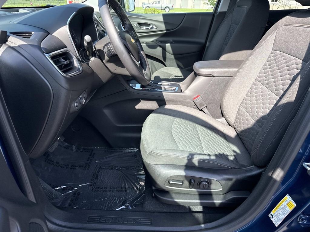 Used 2020 Chevrolet Equinox LT AWD/4WD image 23