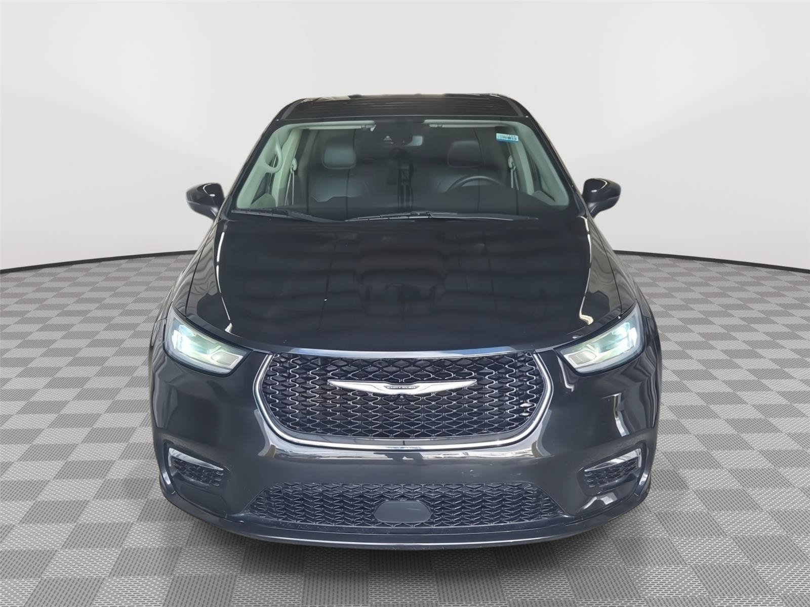 Used 2023 Chrysler Pacifica Touring-L FWD image 13
