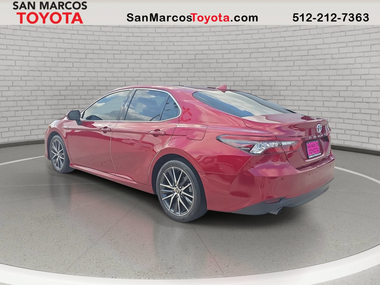 Used 2021 Toyota Camry XLE w/ Navigation Upgrade Package FWD image 8